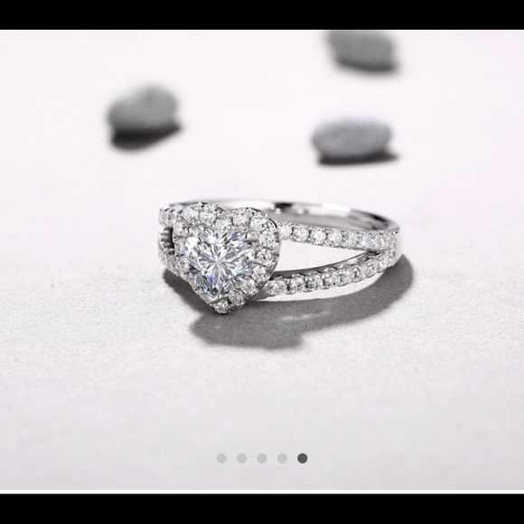 Heart shaped size 7.5 ring - Picture 4 of 6